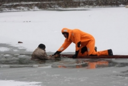 По весне уральские рыбаки вытаскивают из воды не рыбу, а друг друга