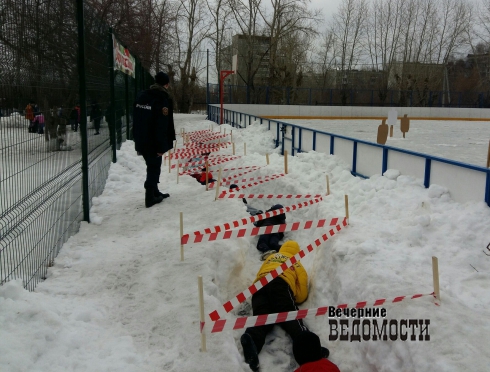 Екатеринбургских школьников вывели на улицу (ФОТО)