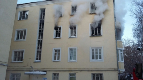 В Екатеринбурге при пожаре на улице Нагорной погибли два пенсионера (фото)