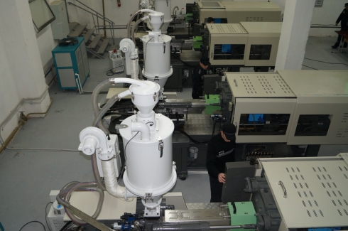 Свердловчане впервые в России начали производство бритвенных станков в колонии