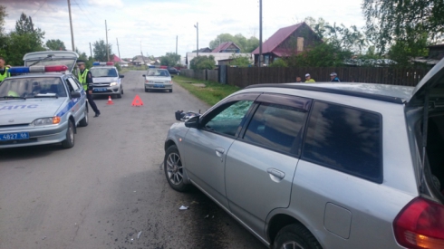 Двое подростков на мопеде разбились в ДТП с «Ниссаном» в Первоуральске