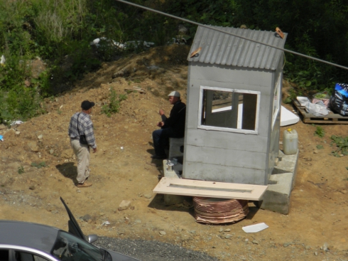 Полиция не замечает «гоп-парковку» в Краснолесье (ФОТО)
