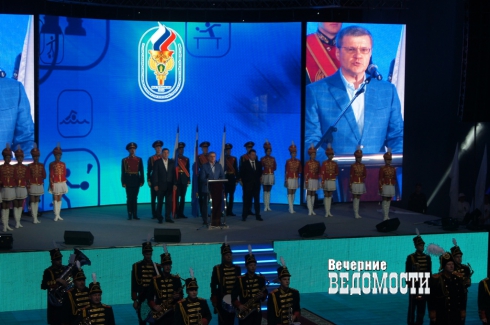 Прокуроры со всей страны приехали отжиматься и играть в бадминтон в Екатеринбурге (ФОТО)