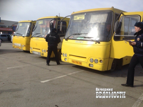 В Екатеринбурге инспекторы ГИБДД устроили «облаву» на маршрутки (ФОТО)