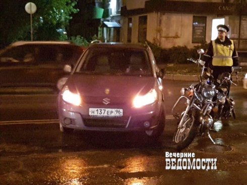 ДТП с участием мотоциклиста произошло в Екатеринбурге (ФОТО)