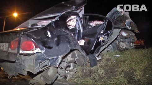 Врезался в столб: на улице Токарей в Екатеринбурге погиб водитель Honda Civic
