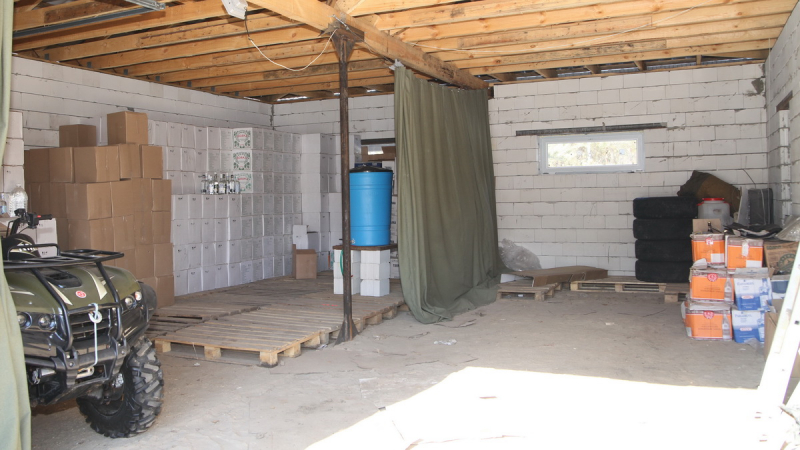 Курганец, обвиняемый в незаконном хранении и реализации крупной партии контрафактного алкоголя, предстанет перед судом