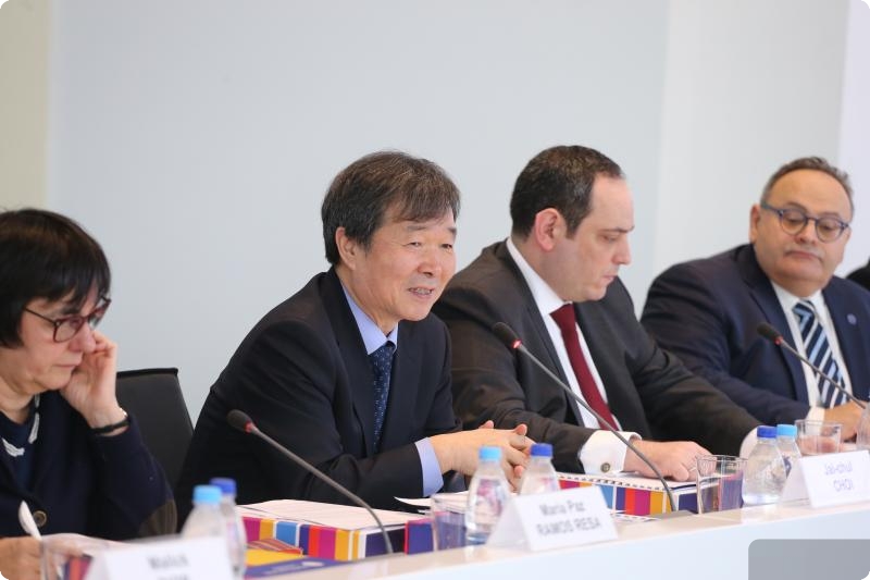 Евгений Куйвашев презентует делегации МБВ заявочное досье Екатеринбурга на ЭКСПО-2025 Евгений Куйвашев презентует делегации МБВ заявочное досье Екатеринбурга на ЭКСПО-2025