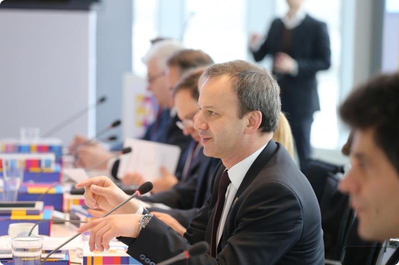 Евгений Куйвашев презентует делегации МБВ заявочное досье Екатеринбурга на ЭКСПО-2025 Евгений Куйвашев презентует делегации МБВ заявочное досье Екатеринбурга на ЭКСПО-2025