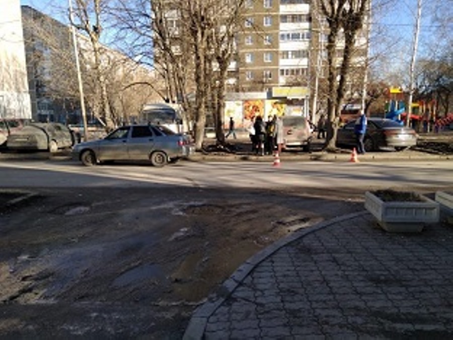 ГИБДД: сводка происшествий на территории Свердловской области за 12 апреля 2018 года