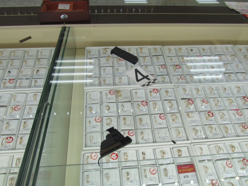 Житель Серова пытался ограбить ювелирный магазин с помощью игрушечного пистолета