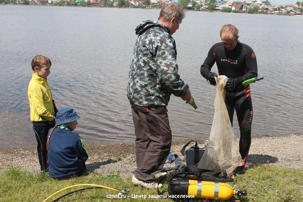 Генеральную уборку дна водоемов проводят в Нижнем Тагиле