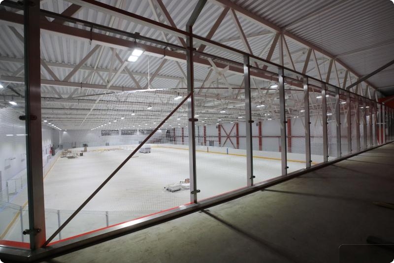 Куйвашев презентовал полпреду Цуканову академию хоккея в Солнечном