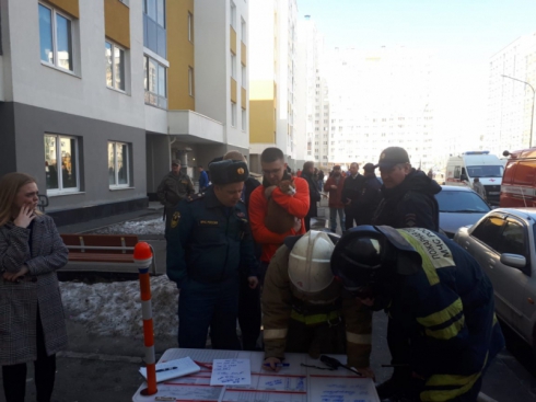 В жилом доме Екатеринбурга произошел взрыв. Пострадали два человека