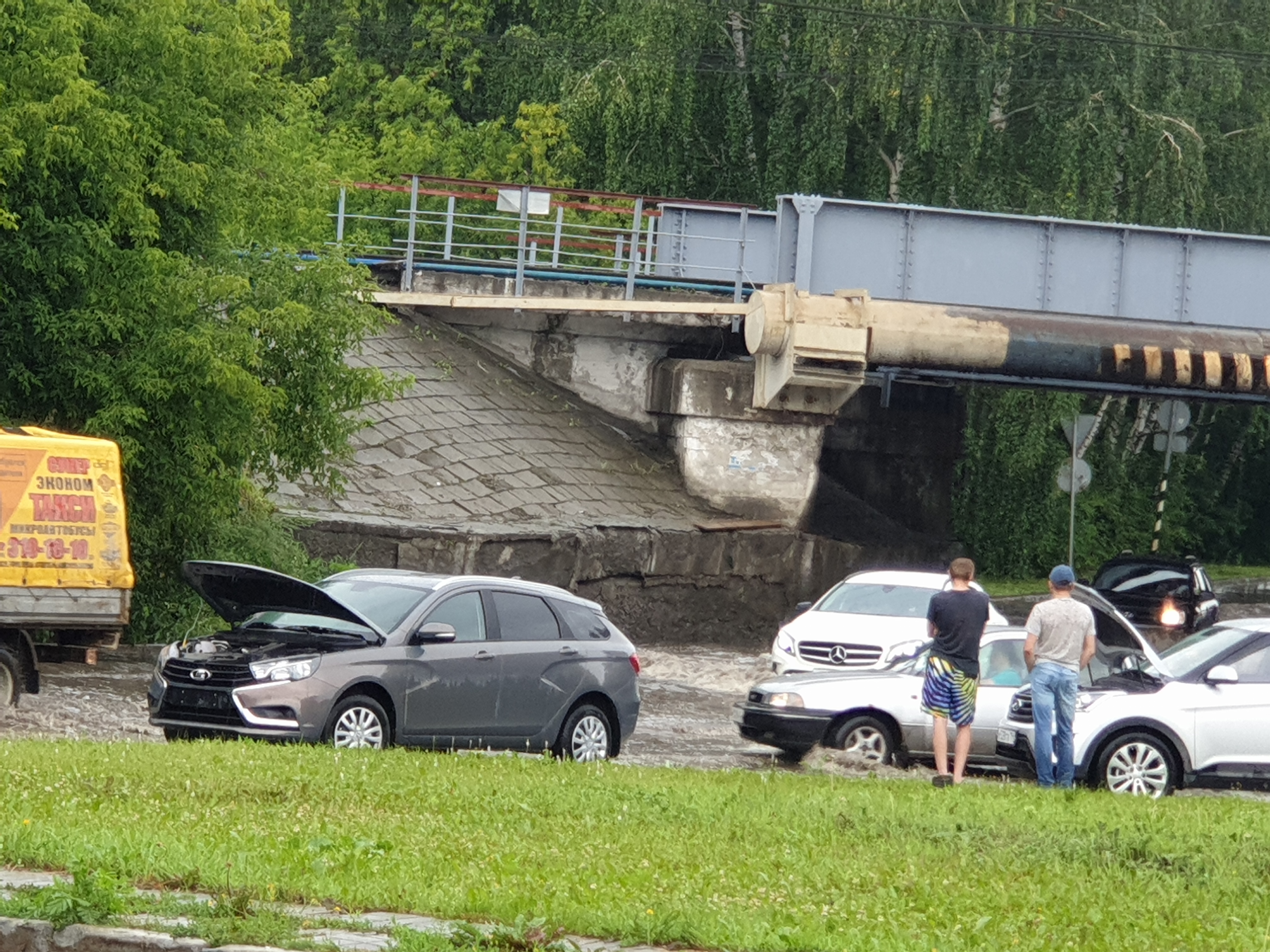 Екатеринбург и пригород на одно утро превратились в Венецию