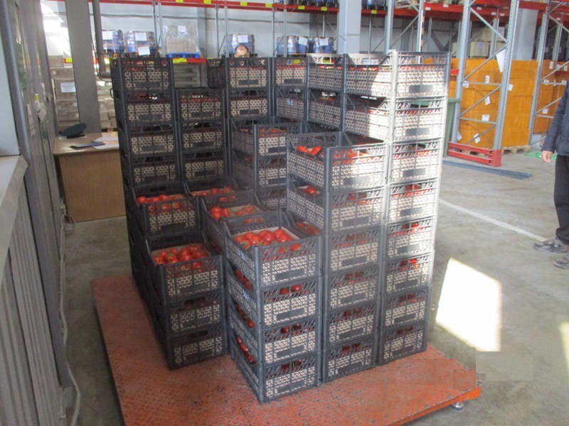 Партию нелегальных томатов обнаружили в Екатеринбурге